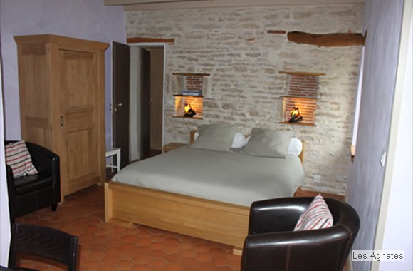 LesAgnates-bedrooms- beaune