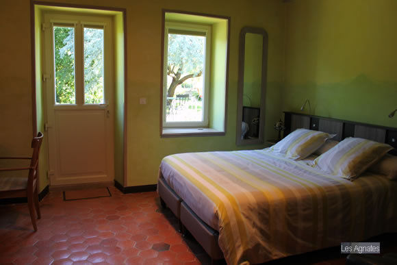 LesAgnates-bedrooms-nuit-saint-george